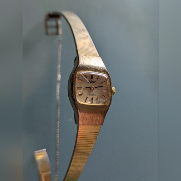 Vintage Pulsar V232-5540 Gold Tone Women’s Watch 5,75" New Battery - Picture 2 of 10